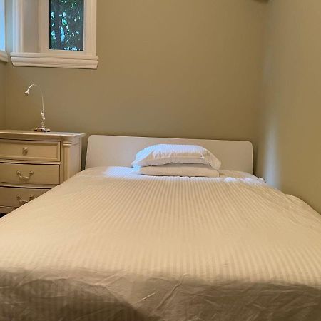 Spacious Cozy House In Vancouver West Экстерьер фото