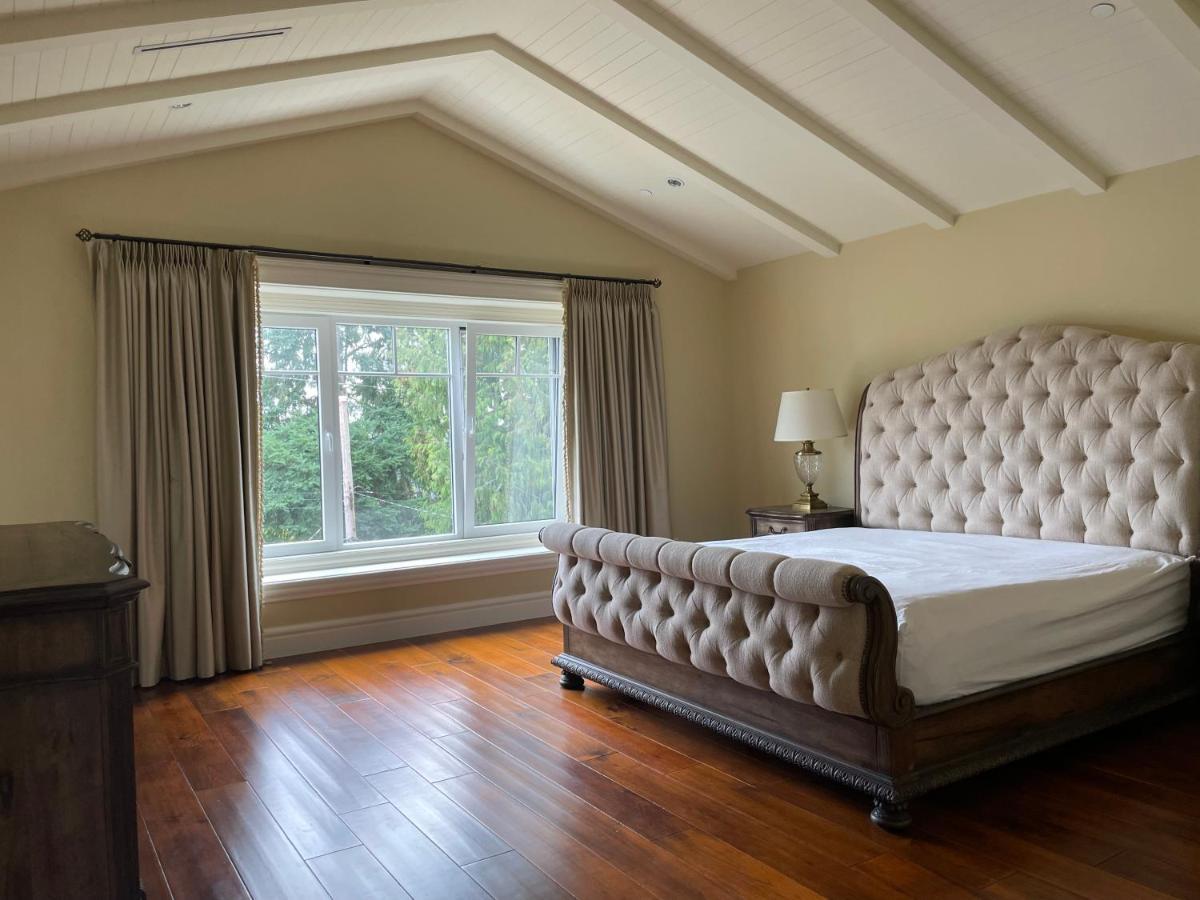 Spacious Cozy House In Vancouver West Экстерьер фото